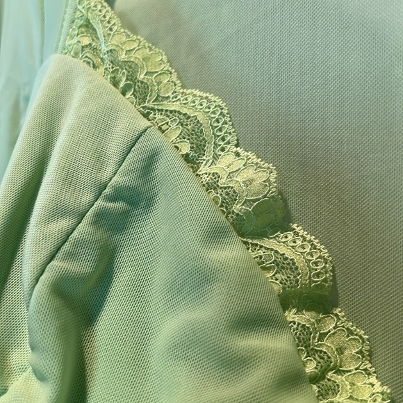 Fayt Fleur Mesh Top Kiwi Green size 10 crop - Picture 4 of 4